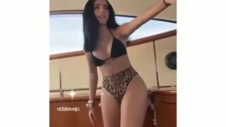 Malu Trevejo want doggy with her girlfriends !!!