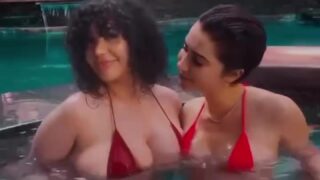 Meldadel with Lupuwellness Show Boobs in pool – Video Onlyfans Leaked