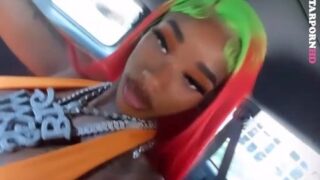 Sexyy Red Naked Booty – Boobs in car !!! New Leak