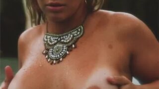Paige VanZant Onlyfans Leaked – Show BOOBS in swimming pool !!!